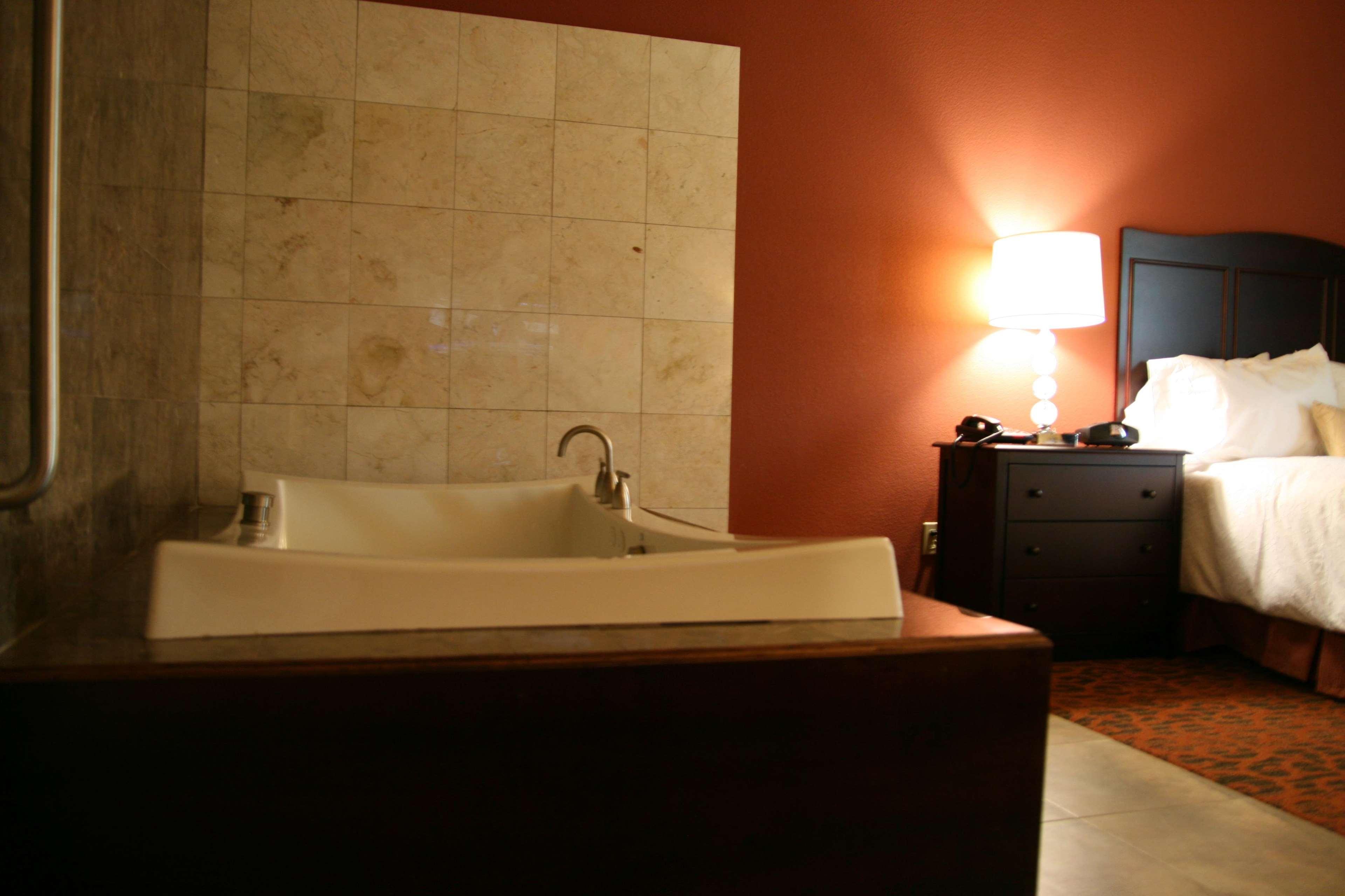 Hampton Inn & Suites Мишен Номер фото