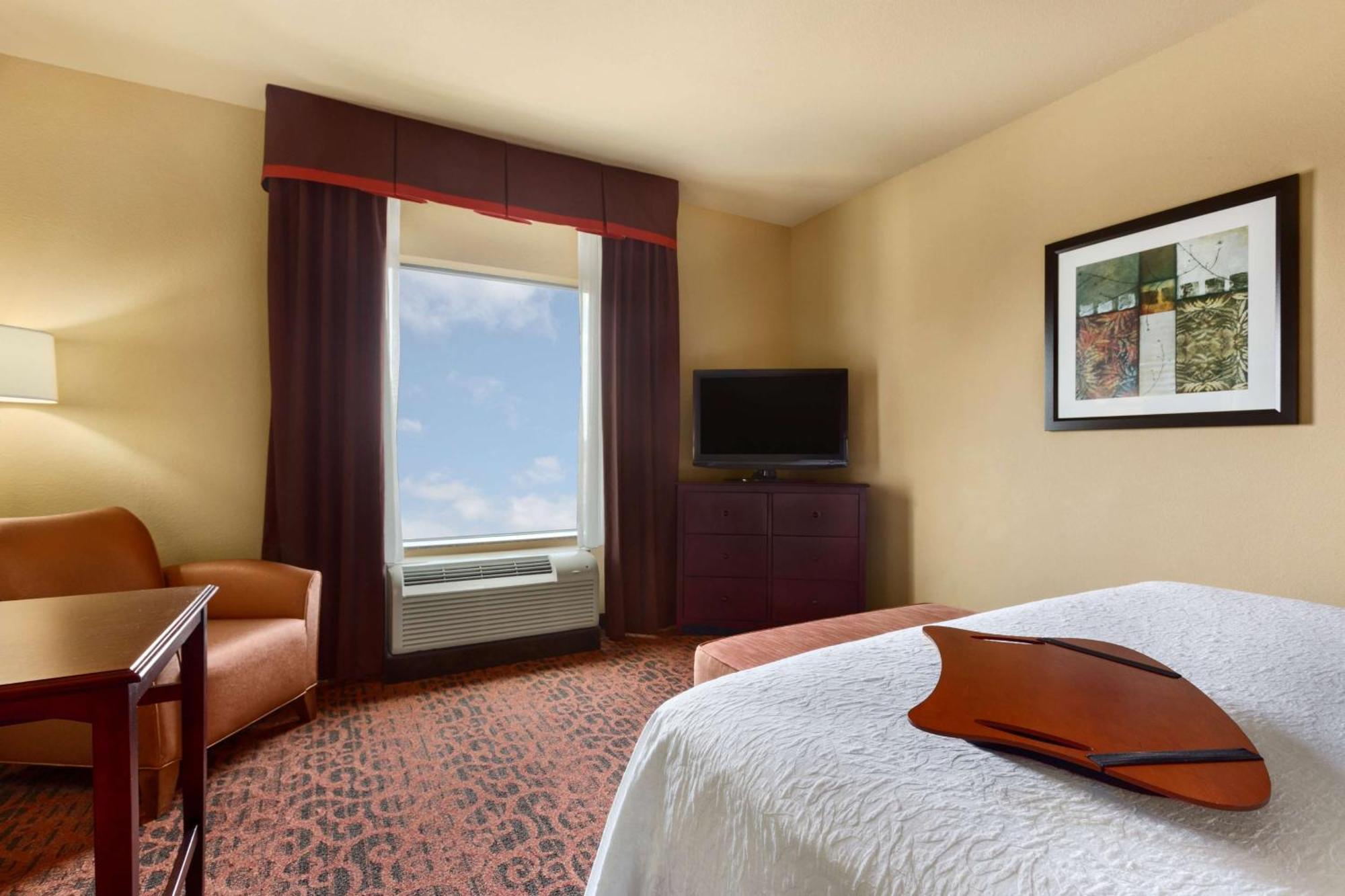 Hampton Inn & Suites Мишен Экстерьер фото