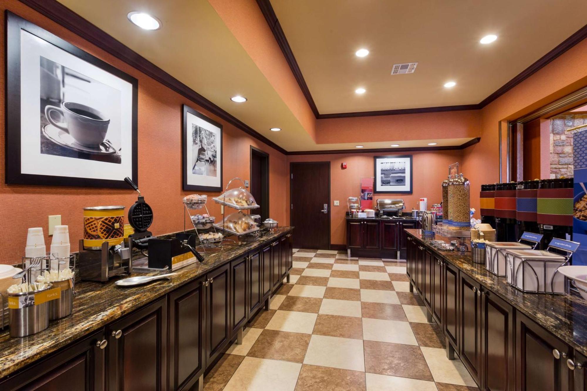 Hampton Inn & Suites Мишен Экстерьер фото