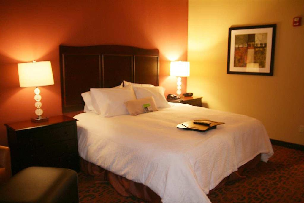 Hampton Inn & Suites Мишен Номер фото